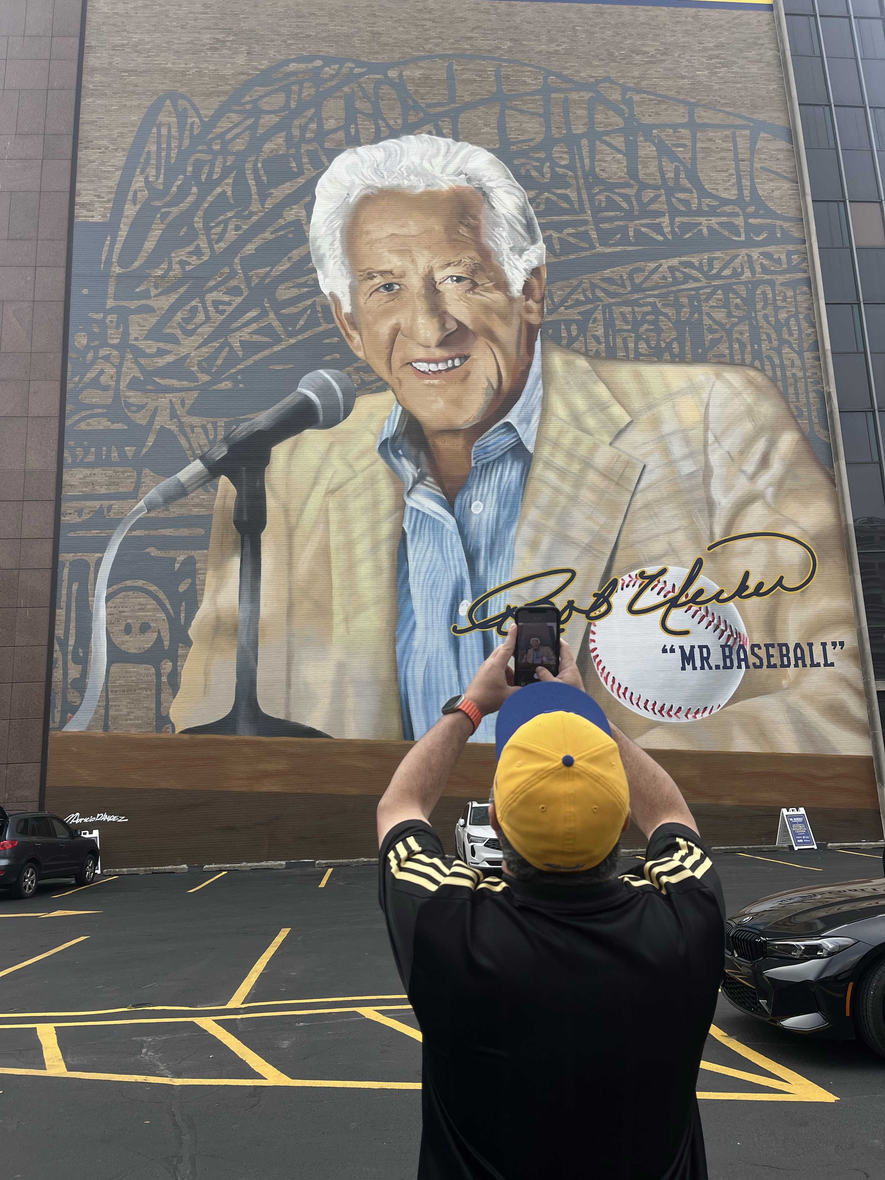 Brewers fans choose special location to watch Championship Parade  — WISN 12 Milwaukee